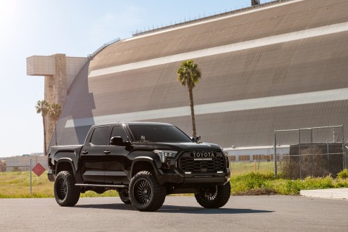 Toyota Tundra on XVR1 Uno - BG Finish