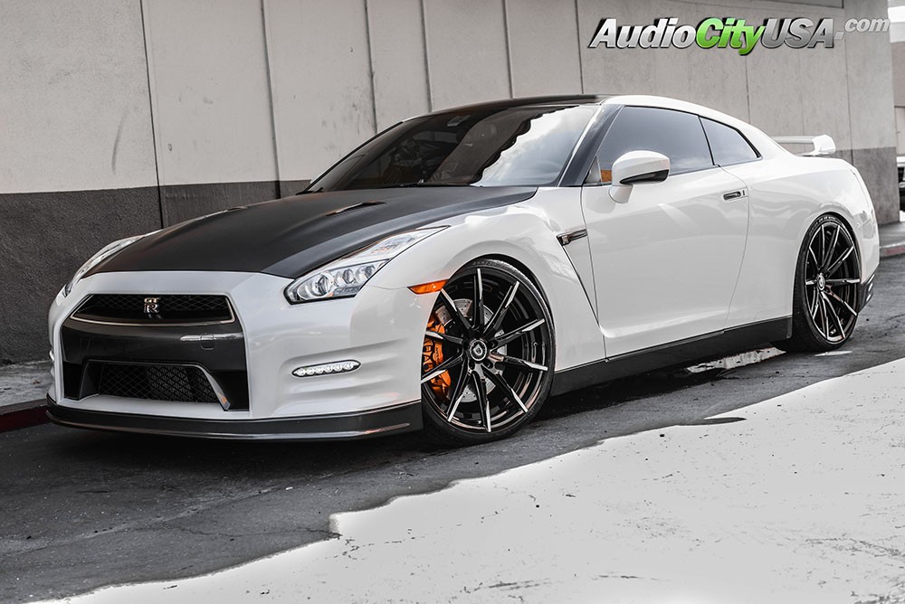 Nissan GTR on CSS-15